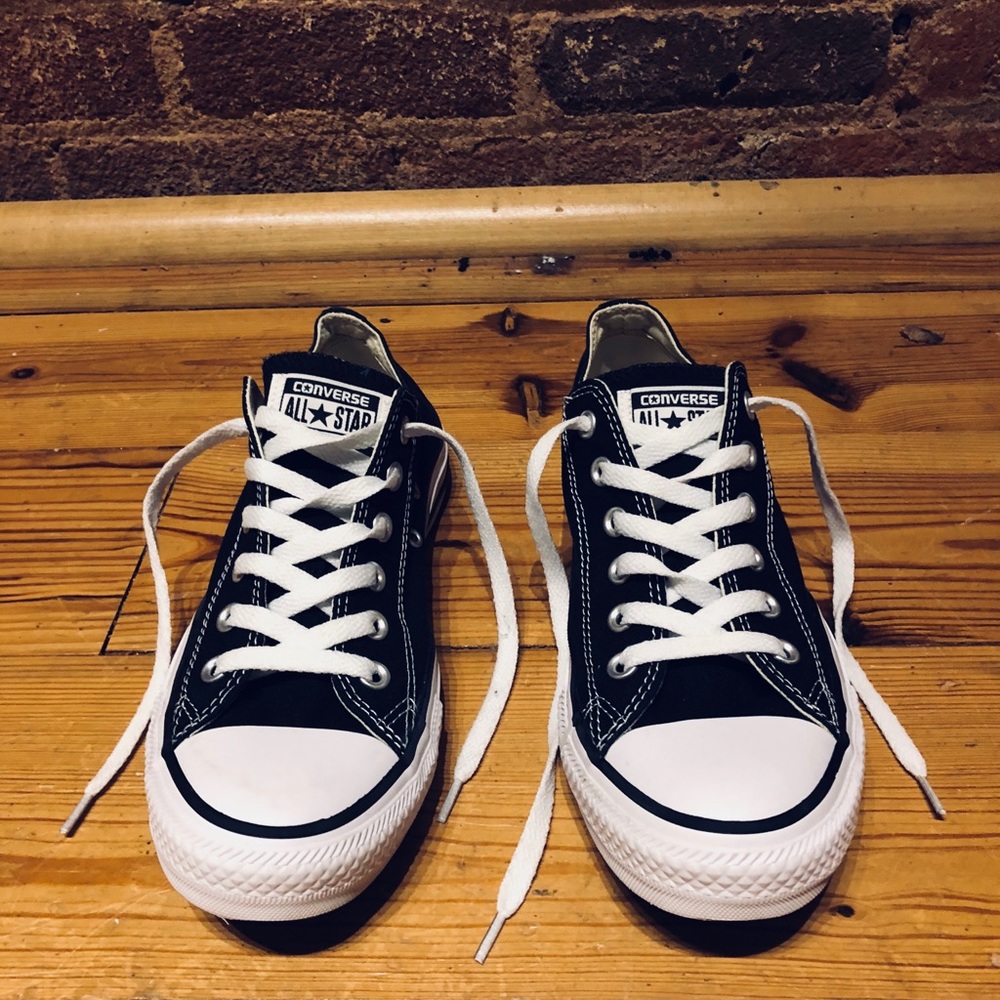 Converse Women’s Size 9